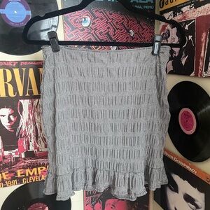 SO medium grey ruffled miniskirt with side zipper